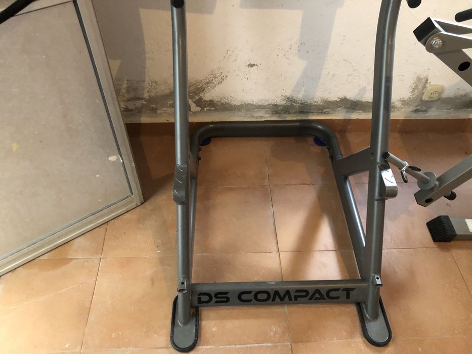 Cadeira romana esta como nova nunca foi usada