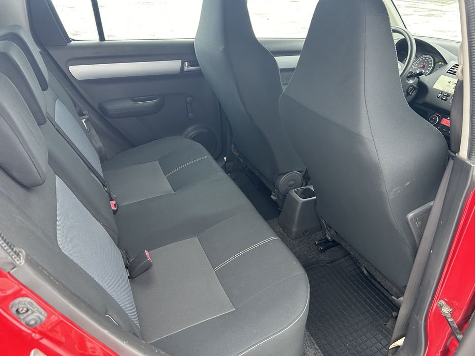 Suzuki Swift 1.3B Bogata Wersja Super Stan Niemcy 5 drzwi Bezwypadkowy