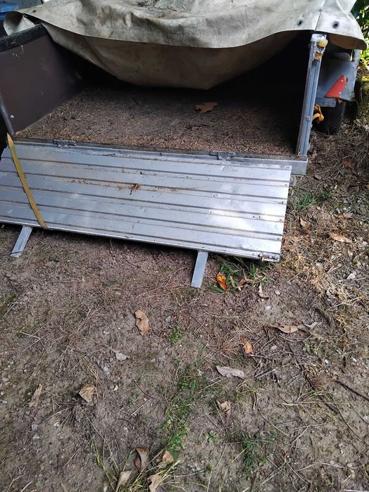 reboque para auto todo metal sem ferrugem