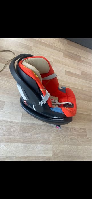 fotelik samochodowy Cybex z baza