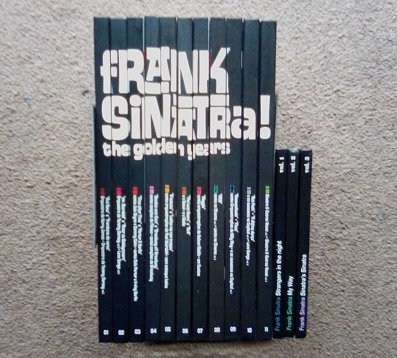 2 CD por cada livro Frank Sinatra (11) + 1 CD por cada livro pequeno.