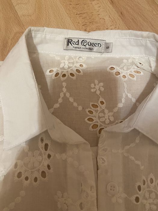 Biała koszulowa bluzka