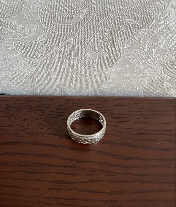 Каблучка з фіанітами