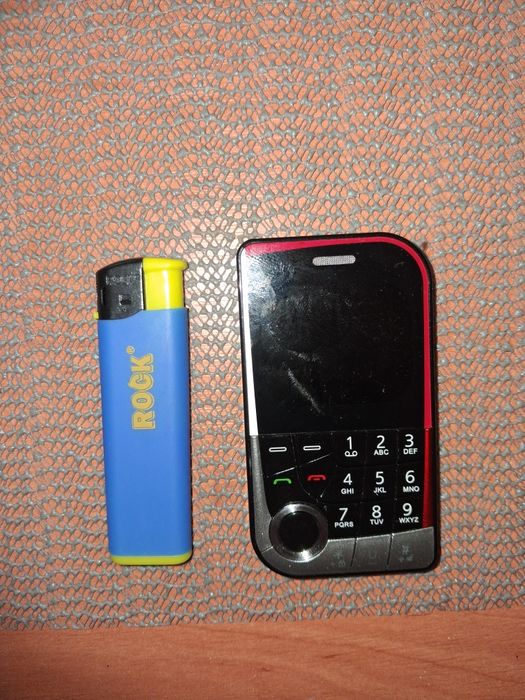 Mini smartfon V10
