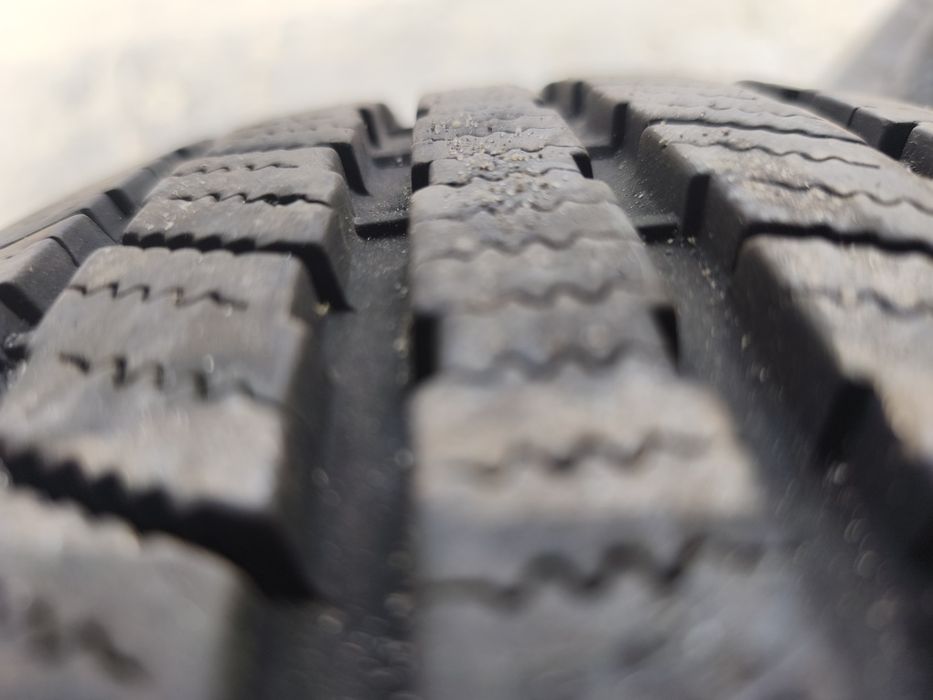 Pojedyncza opona 235 65r16C 115/113R imperial snowdragon 2 ice plus s110