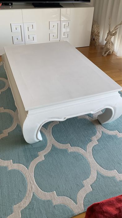 Mesa de centro em teKa maciça