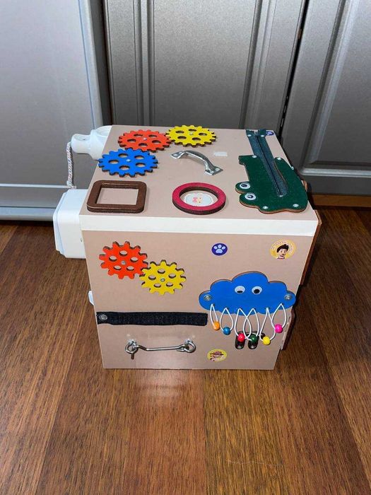 Бізікуб в дуже гарному стані