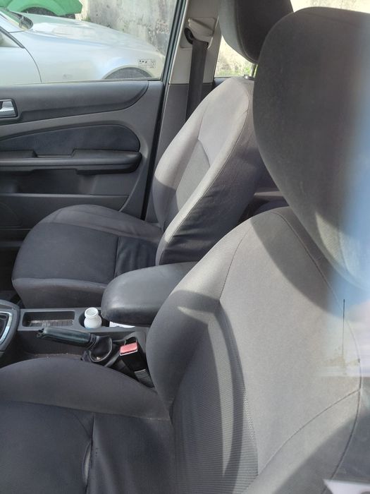 Vendo Ford Focus (avariado)