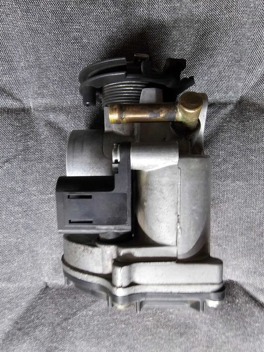 Przepustnica Vw Polo Golf IV 1.2 1.4 Benzyna