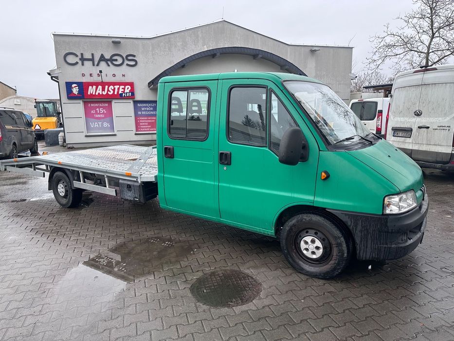 Peugeot Boxer  Autolaweta Doka 7 osób niski przebieg wciągarka