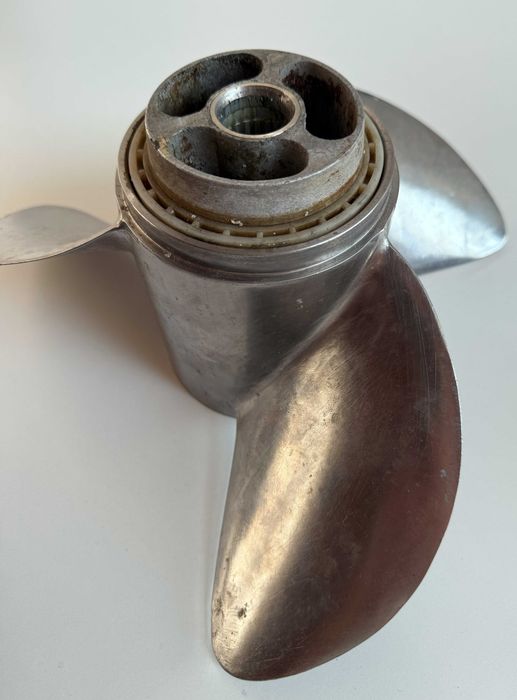 Volvo Penta Duo Prop DPS-X Drive (peças originais Volvo Penta)