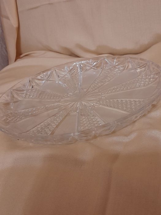 Продам хрустальное блюдо б/у