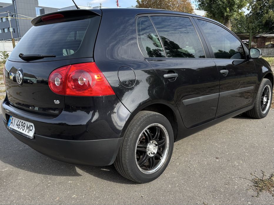 VW Golf 5 2006 рік 1.6MPI . Автоматична коробка передач.