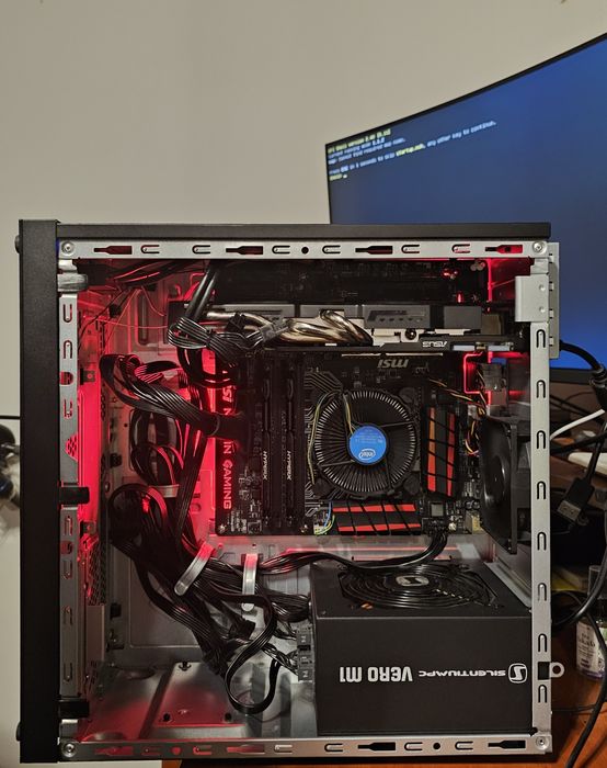 PC i5 6500 3.3 GH DDR 4 16 GB MSI  B150M night elf GTX 660 Ti