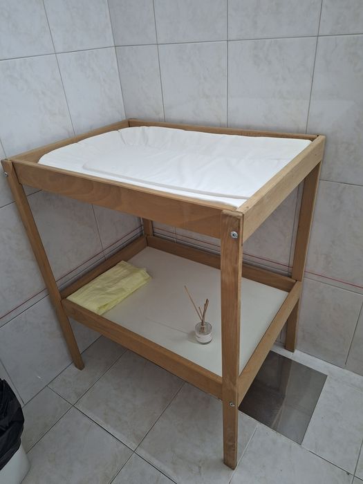 Muda fraldas com colchão