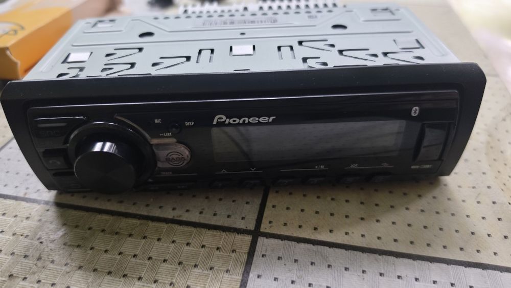Radio samochodowe pioneer mvh-300bt
