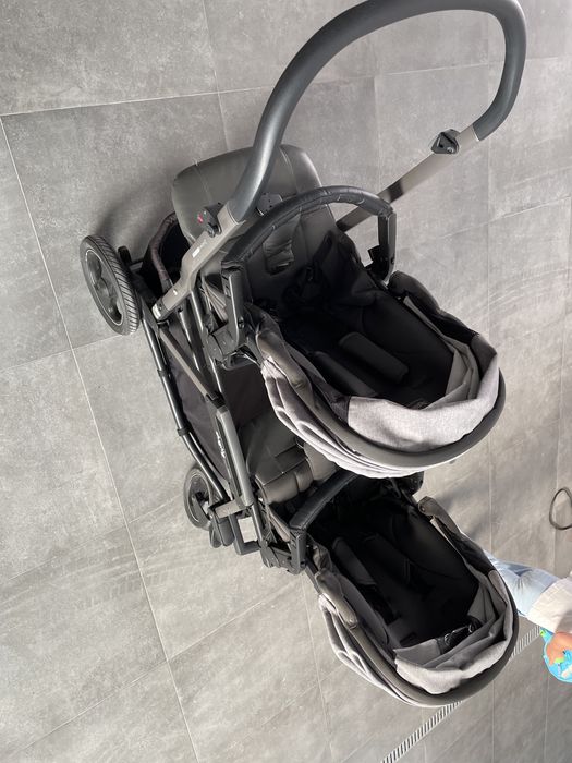 Carrinho de bebe duplo (Peg Perego)