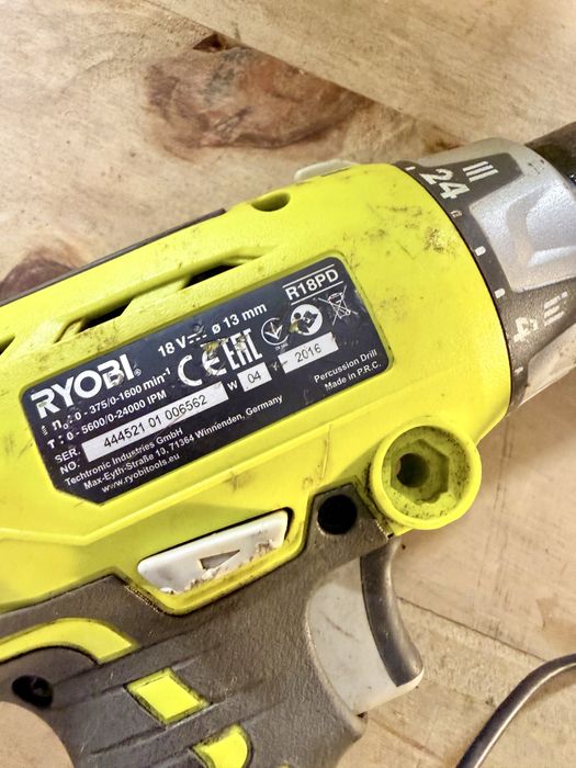 Aparafusadora Ryobi + Bateria