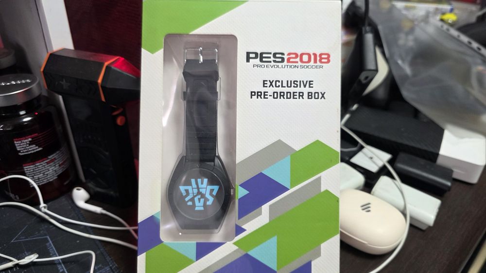 Zegarek z preorderu PES 2018 PS4 Xbox One