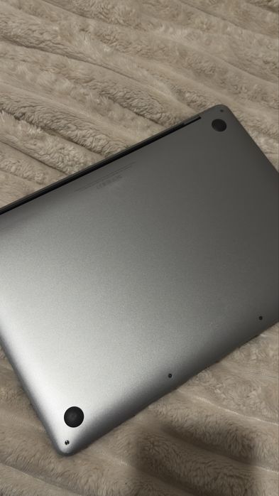 MacBook Pro 13" 2017 року