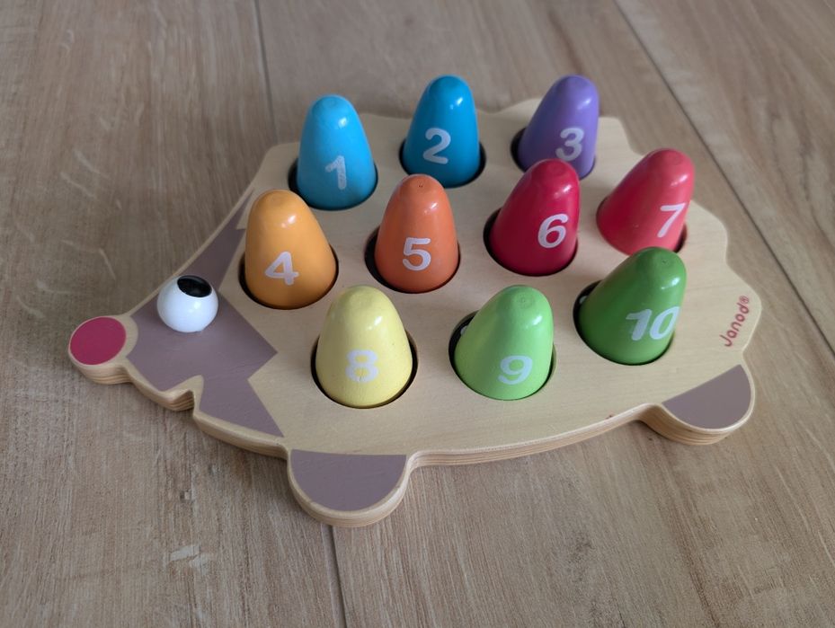 Drewniany jeż Janod cyferki