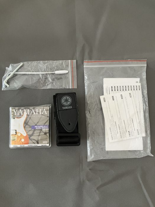 Struny do gitary elektrycznej Yamaha EN09+pasek do gitary