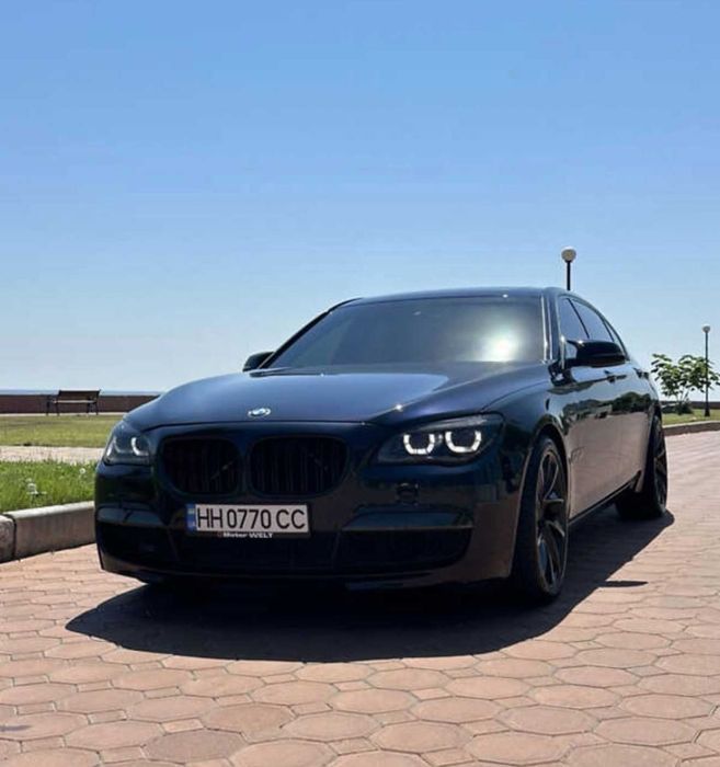 БМВ 740Li F01 2014год