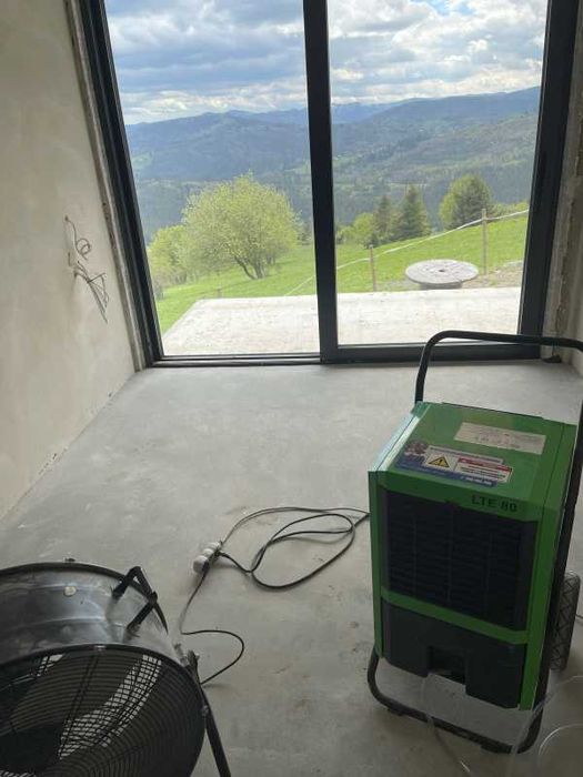 osuszacz powietrza wynajem osuszanie budynków po zalaniu podposadzkowe