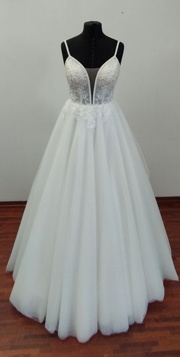 Suknię ślubną nowa.