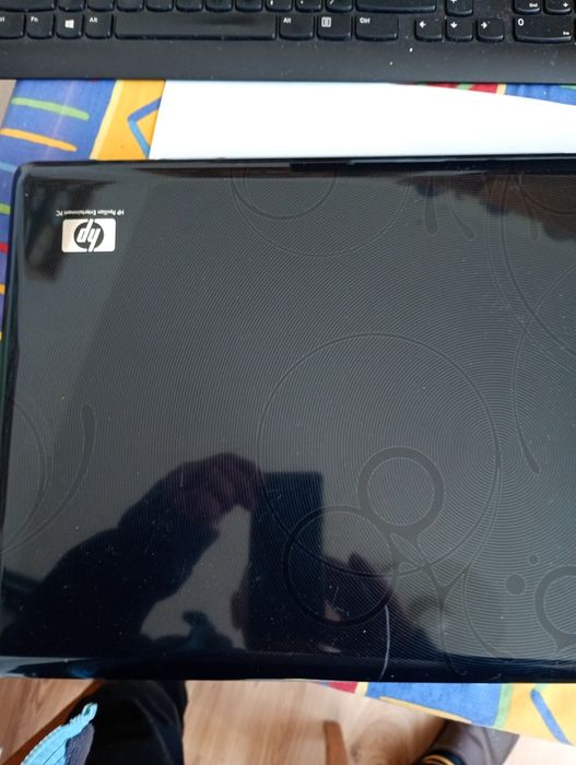 Laptop HP z zasilaczen