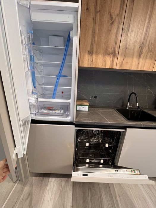 Простора квартира, є гараж