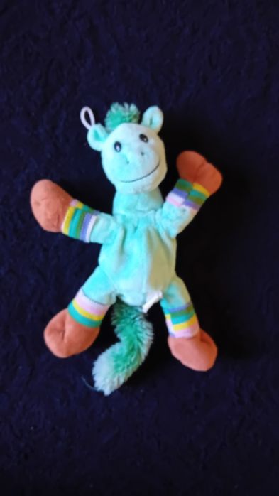 Maskotka konik pluszak miętowy