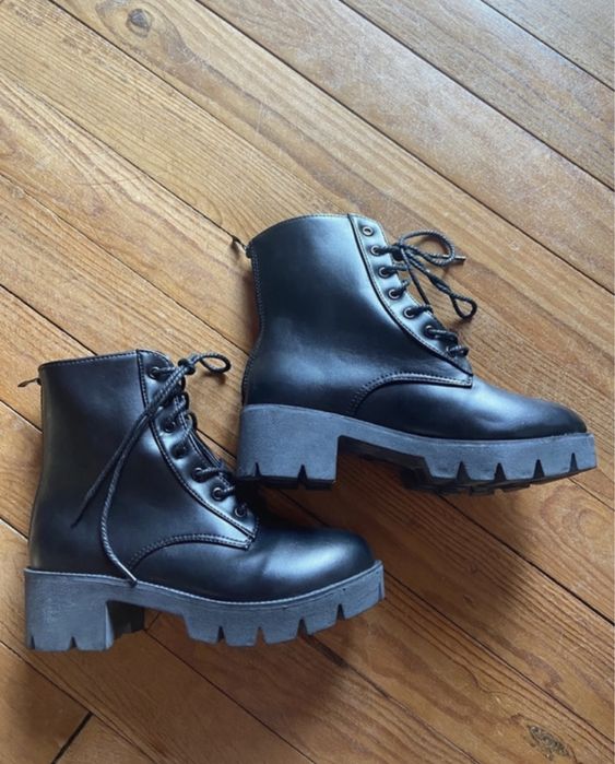 Botas de couro pretas