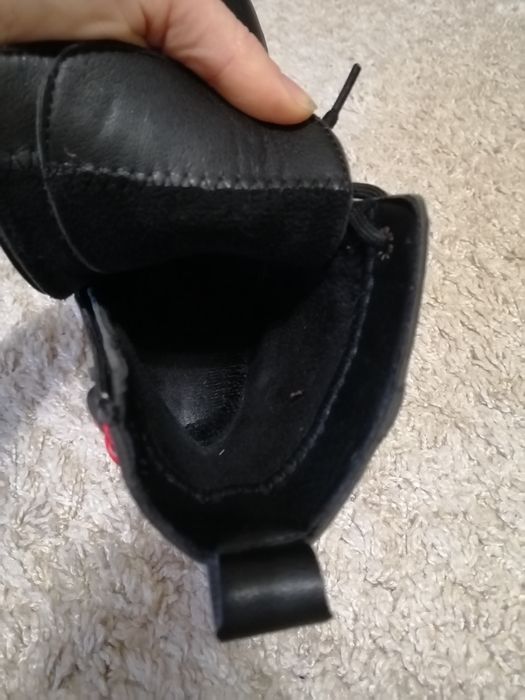 Продам демісезонні  ботінкі