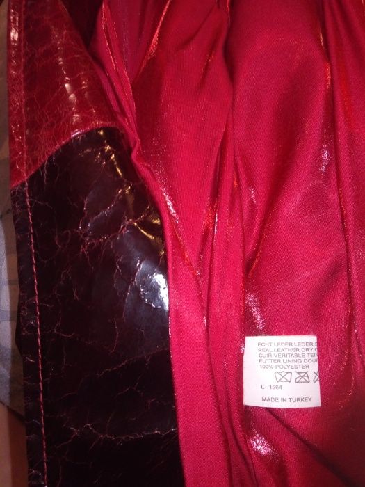Vendo Blusão Vermelho Matizado em Pele - Novo