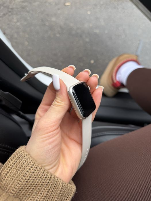 Apple Watch SE GPS 40mm Starlight Aluminium Case