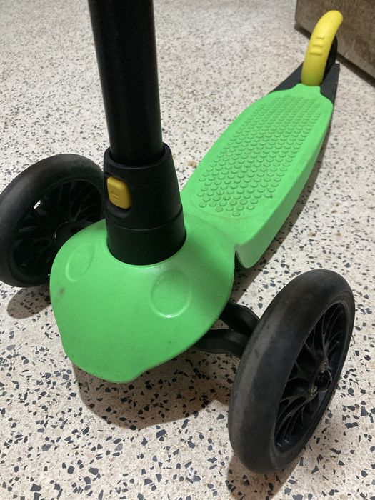 Trotinete criança pequena