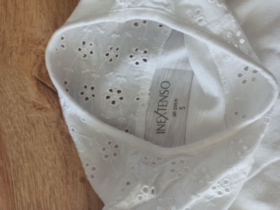 Biała bawełniana bluzka