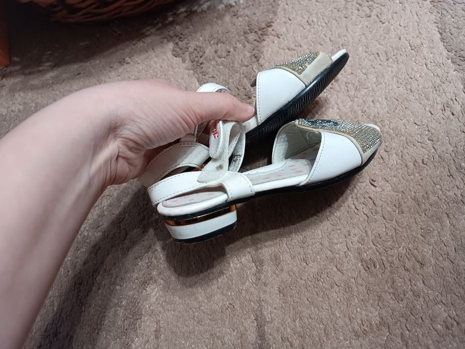 Бесплатно босоножки на девочку 5-6лет