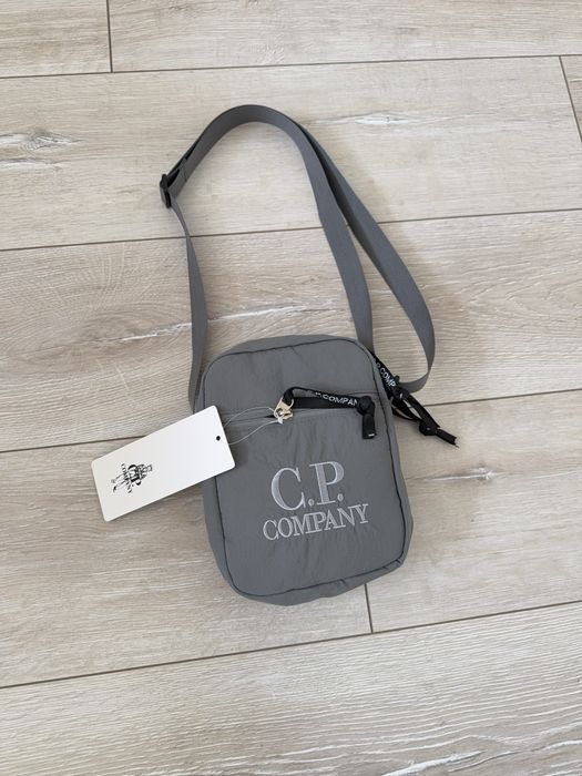 Месенджер C.P. Company / месенджер сп компані