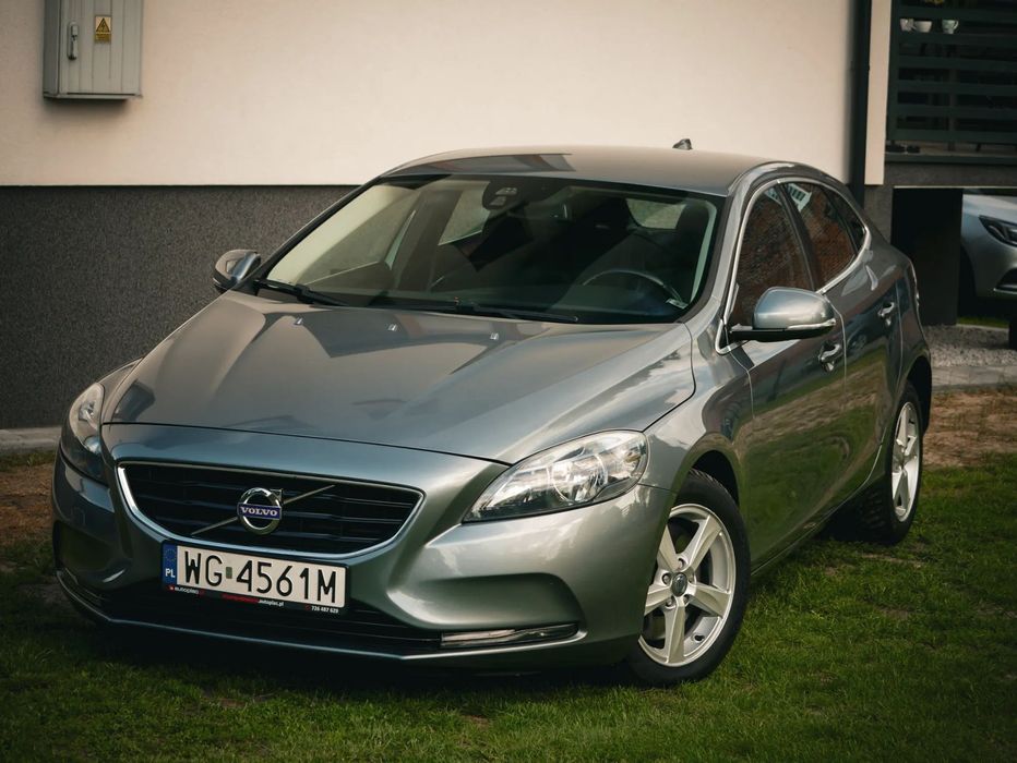 Volvo V40 *2.0 D4* Wirtualny kokpit* Alufelgi * Nawigacja*