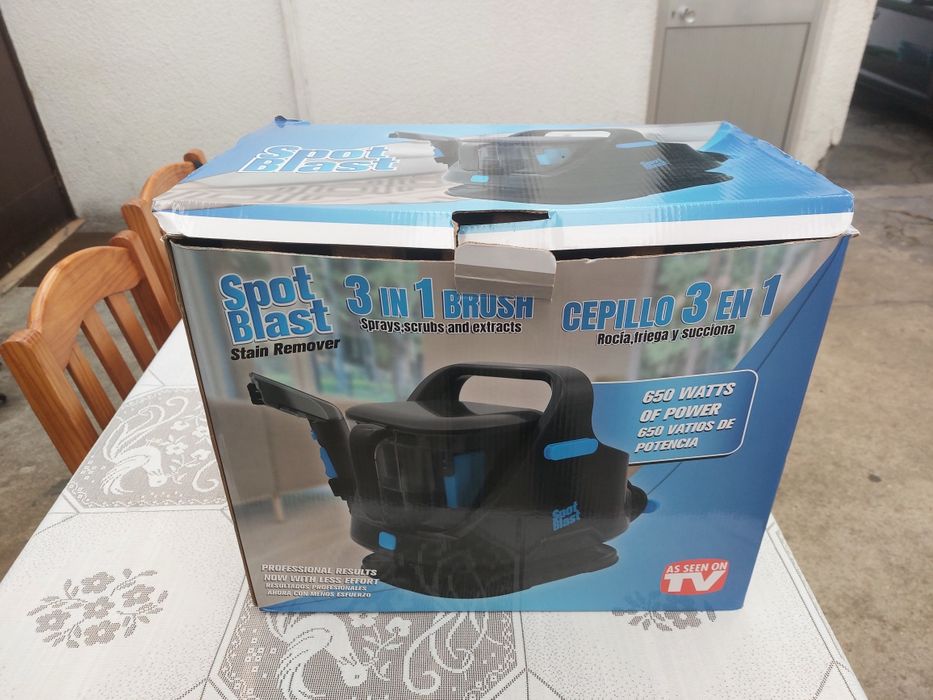 Vendo maquina de limpar e lavar estofos