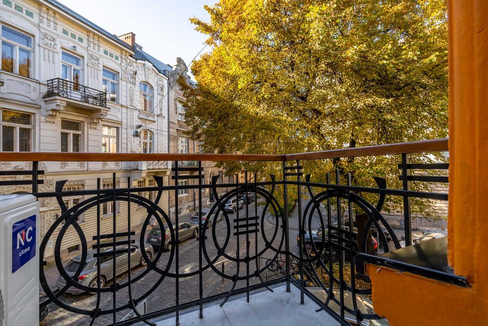 Розкішні апартаменти в центрі Львова