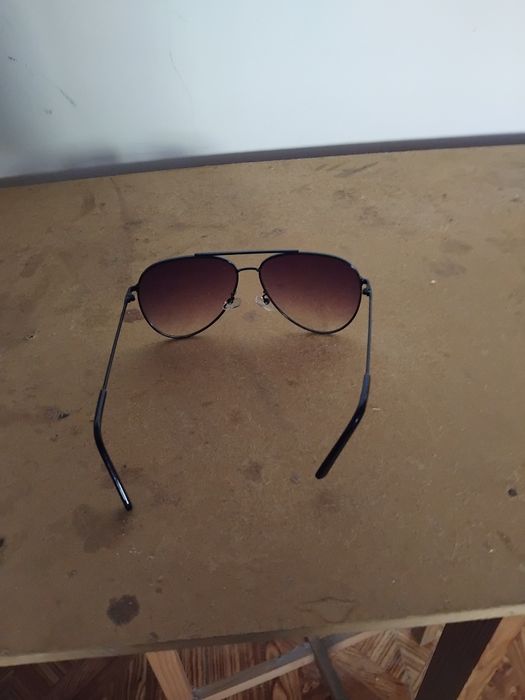 Vendo estes óculos de sol interessados mp