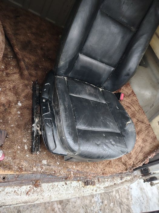 Продам сидение BMW e46 и e39 кожа под восстановление