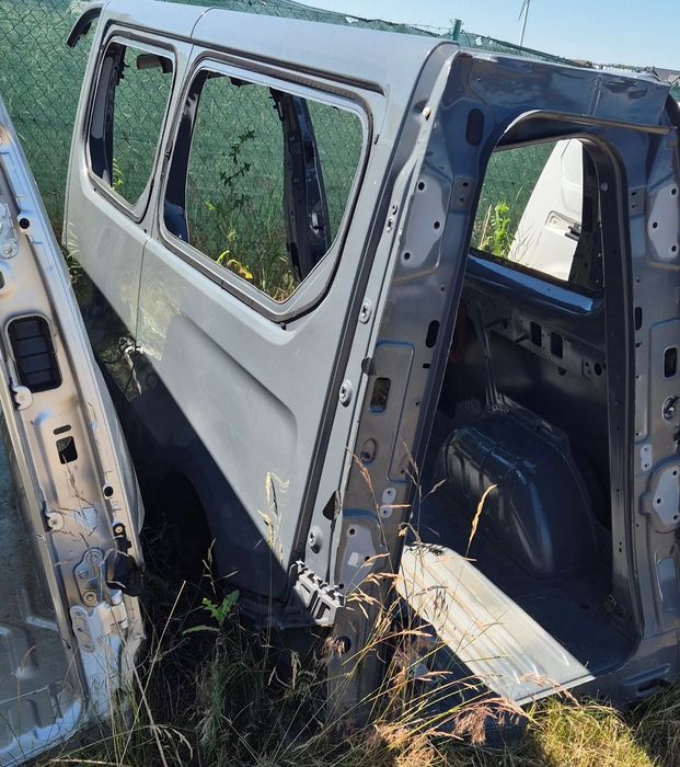 Bok Błotnik Poszycie Tył Tylny LEWY RENAULT TRAFIC III LIFT IV 2021r Długi L1H2 Long