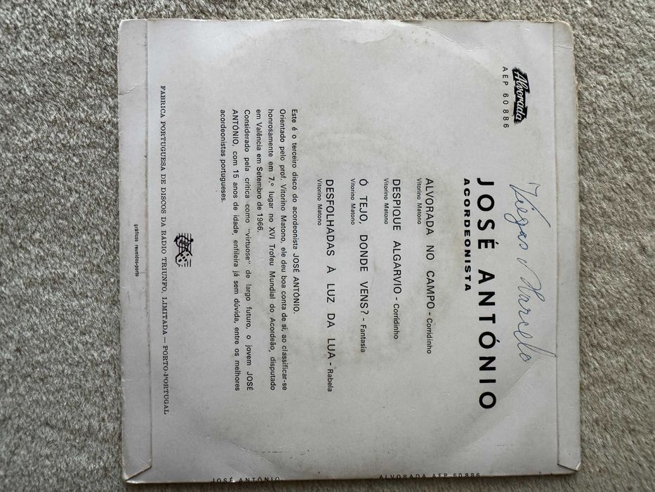 Disco vinil "1ºPrémio do 1 Festival do Acordeão", José António