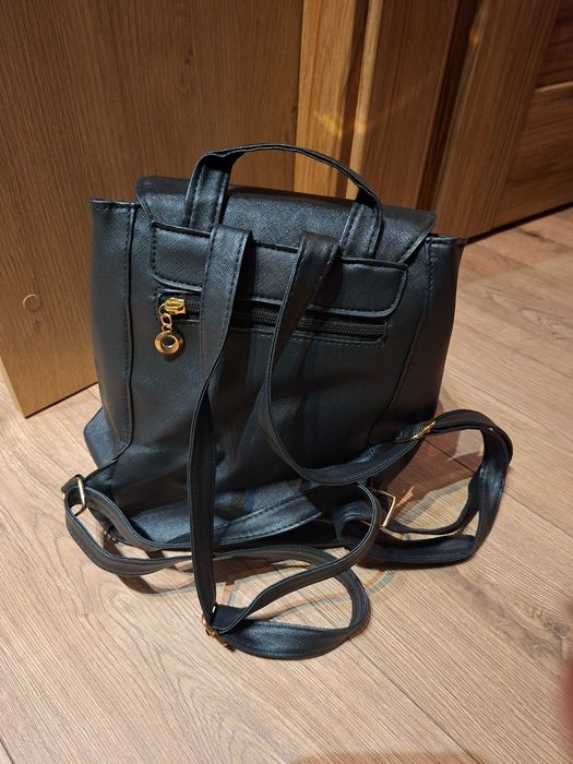 Elegancki plecak damski – czarny, z eco skóry