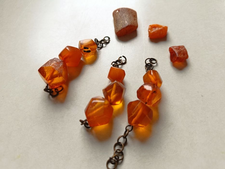 duże bursztynowe zawieszki PRL bursztyn