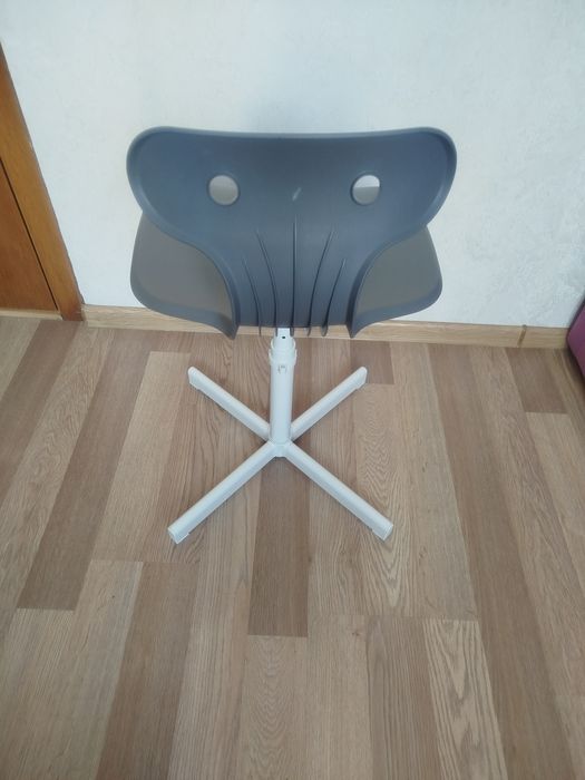 Стул виробництва IKEA